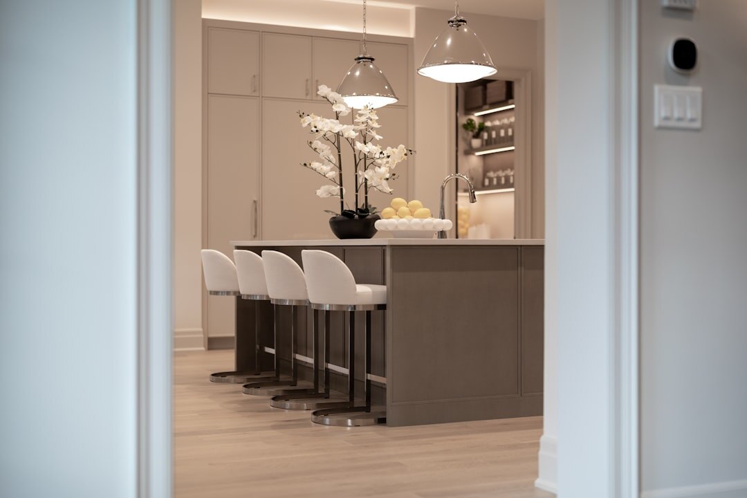 hollywood style kitchen